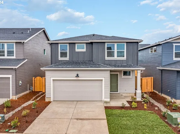 490 Greencrest St NE, Salem, OR 97301