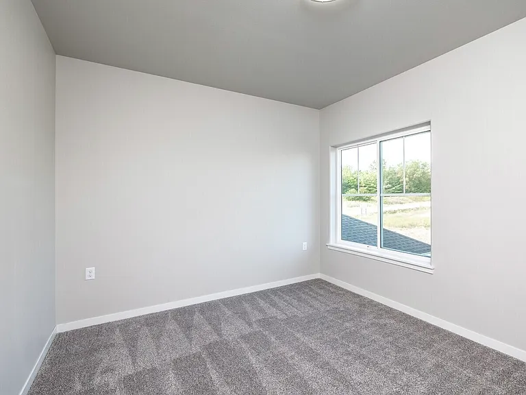 204 Sycamore Dr — Photo 14