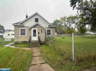 327 7th St SW, Chisholm, MN 55719