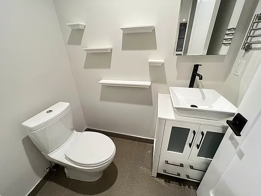 Rented by Tapiro Realty | media 9