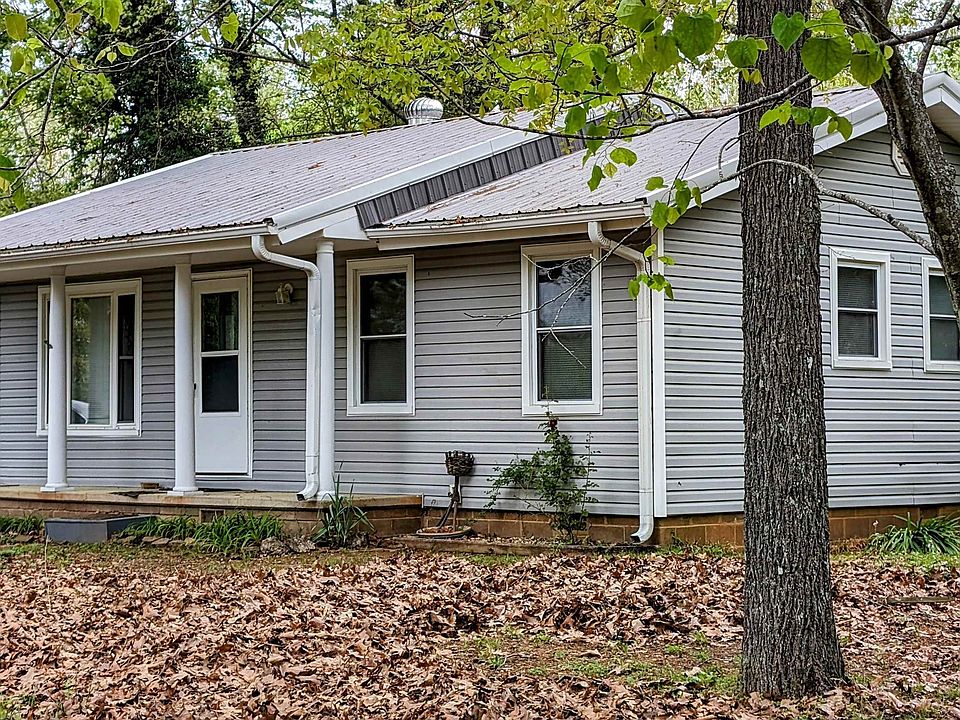 1st image of 3 Dakota Dr