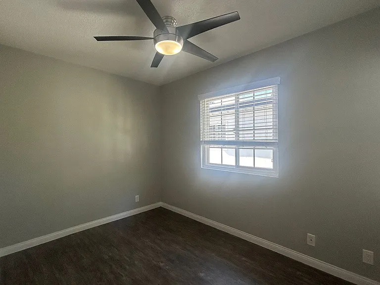 Twin Pines Apartments — Photo 38