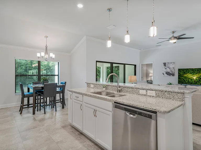 2481 N Brentwood Cir — Photo 9