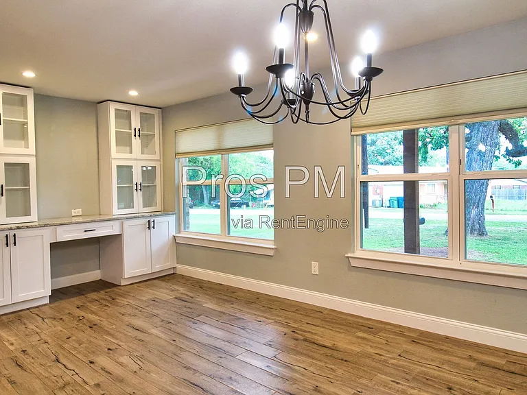 106 Joyce Dr — Photo 10