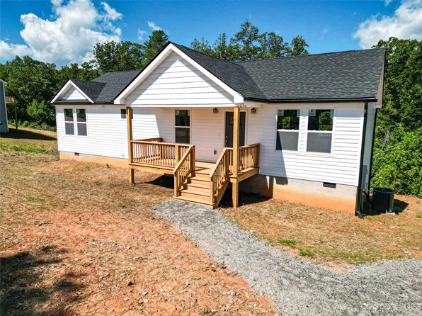 483 S Vineyard Village Dr, Old Fort, NC 28762