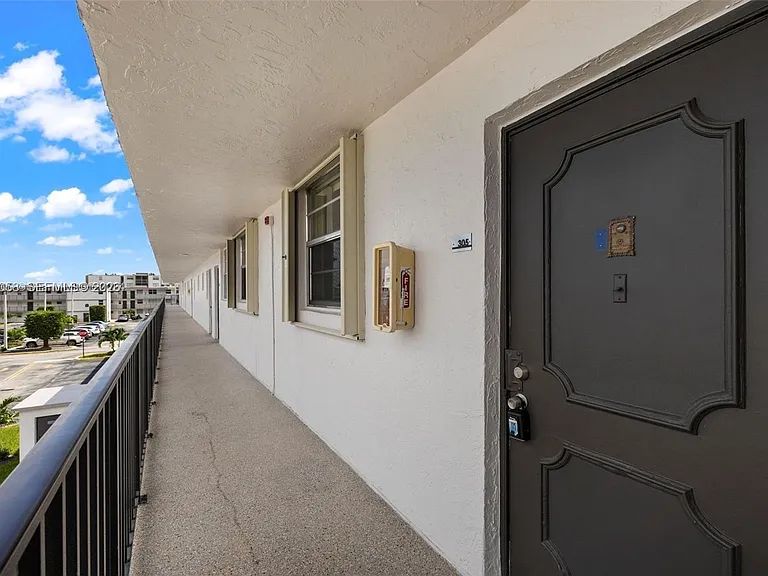 14185 SW 87th St #A-305 — Photo 26