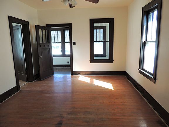 3rd image of 917 Hennepin St