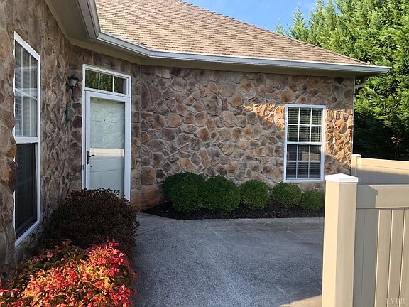 3rd image of 118 Salisbury Cir