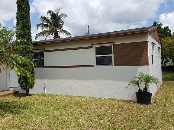 3rd image of 870 NW 3rd St