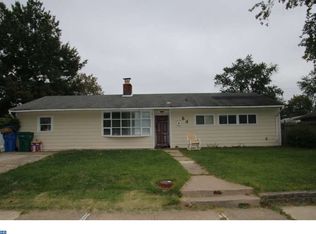 64 Daffodil Ln, Levittown, PA 19055
