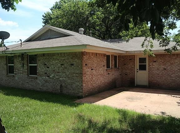 3rd image of 221 Merribrook Trl