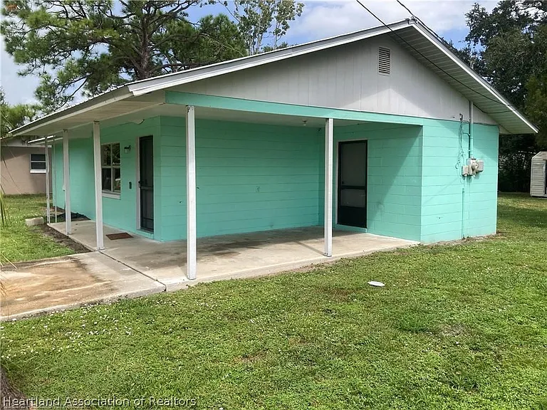 1575 Buck St — Photo 2