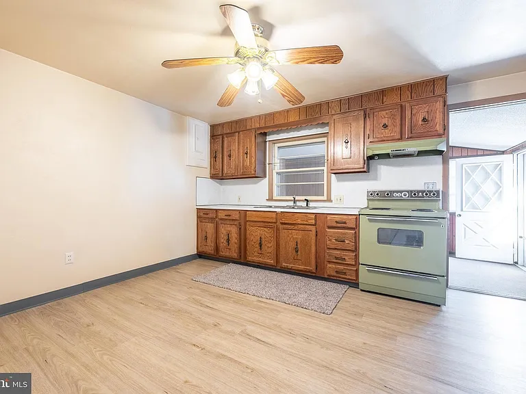 445 Highland Ave — Photo 7