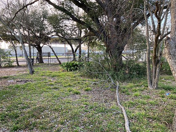 5th image of 3511 Corder St