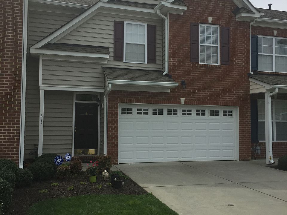 Front View with DriveWay