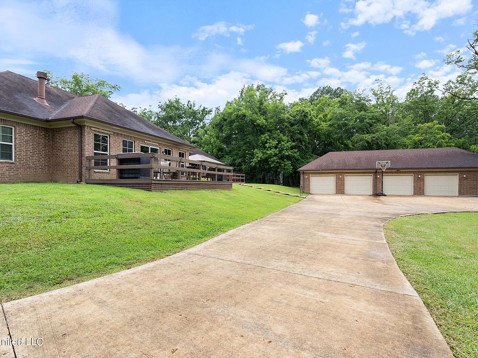 4392 Sunset Rd, Nesbit, MS 38651 | Zillow