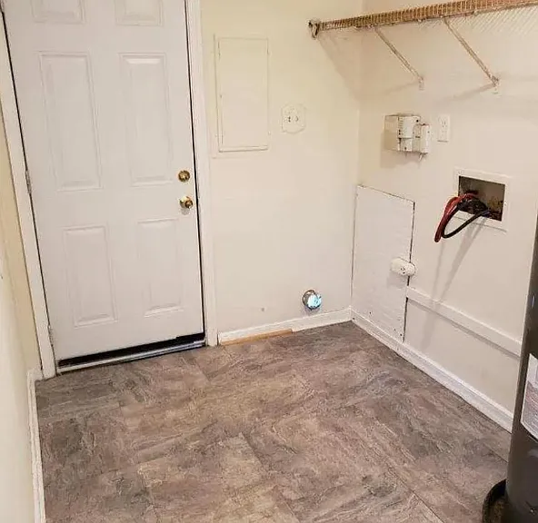 8806 Leafycreek Dr — Photo 14