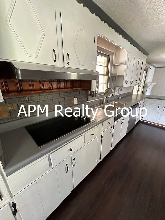 3 bed, 2.0 bath, 1512 sqft, $1,695 — Photo 3