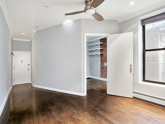 3rd image of 818 10th Ave #4R