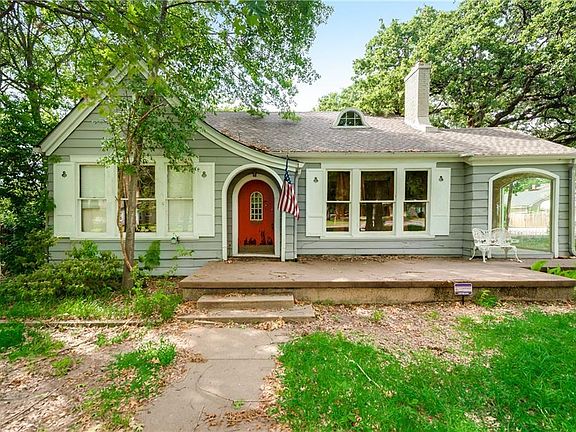 2nd image of 1800 Maplewood Ave