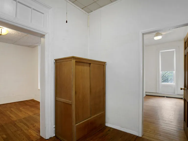 66 Sussex St #2 — Photo 8