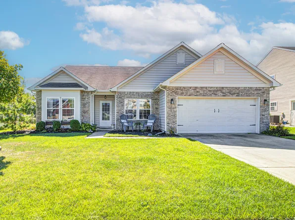 6107 Green Glade Dr, Whitestown, IN 46075