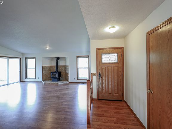 3rd image of 1477 SE 49th Ct