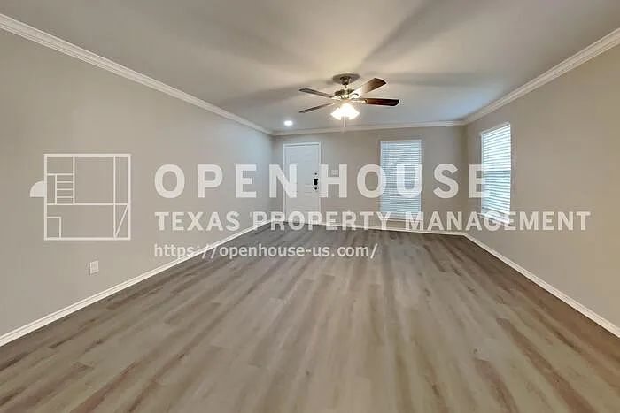 3 bed, 2.5 bath, 2256 sqft, $2,200 — Photo 3