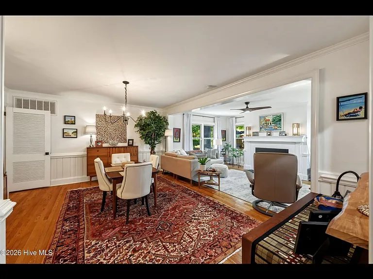 611 Clark Dr — Photo 18