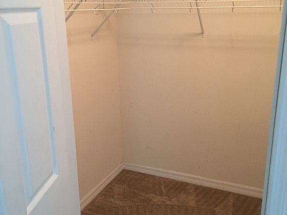 2nd image of 522 Laurie Ln APT 1