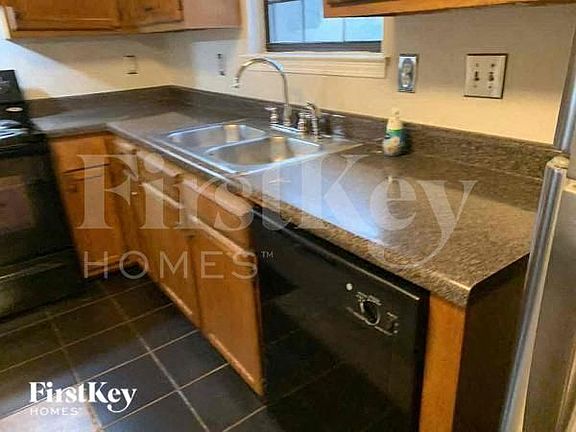 5th image of 6140 Littleton Dr