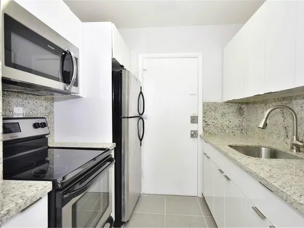 13201 Memorial Hwy, Miami, FL 33161