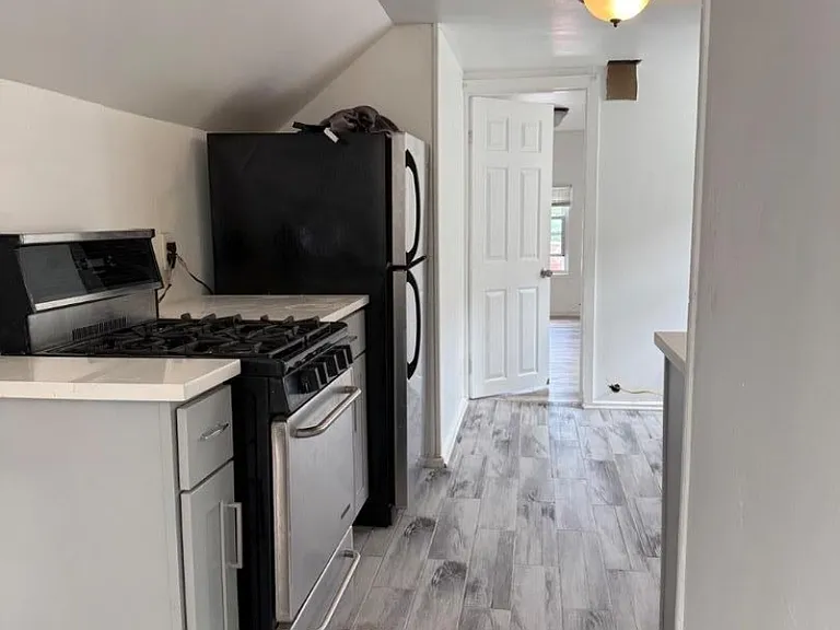 386 Summer Ave — Photo 5