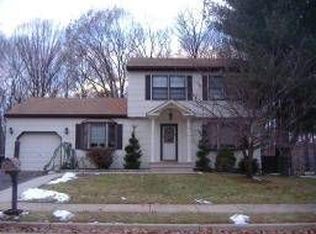 54 Netherwood Cir, Edison, NJ 08820