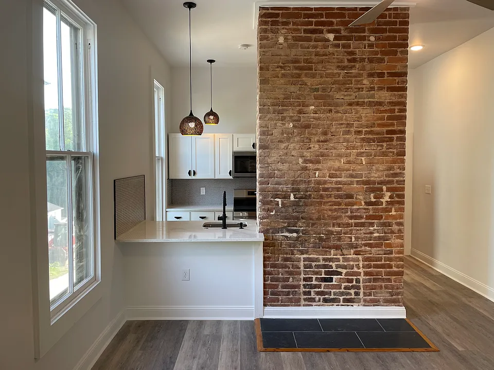 439 Rivermont Ave #2