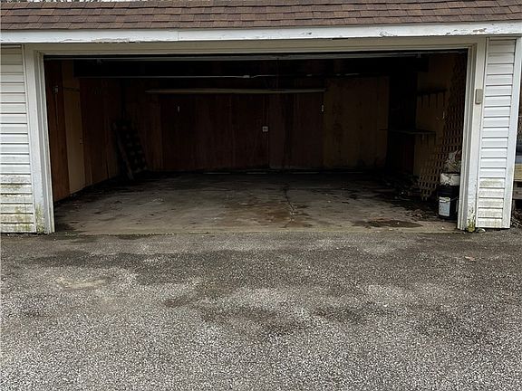3rd image of 16100 Scottsdale Blvd