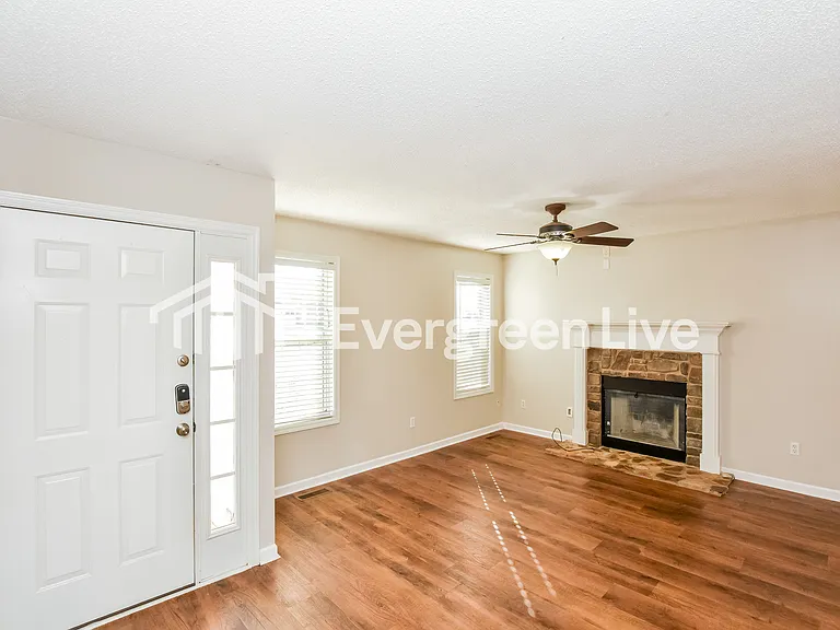 121 Lamirda Ct NW — Photo 3