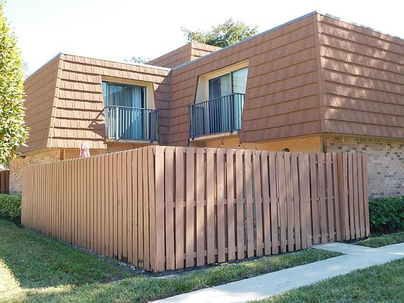 2nd image of 2545 Camelot Court #2545