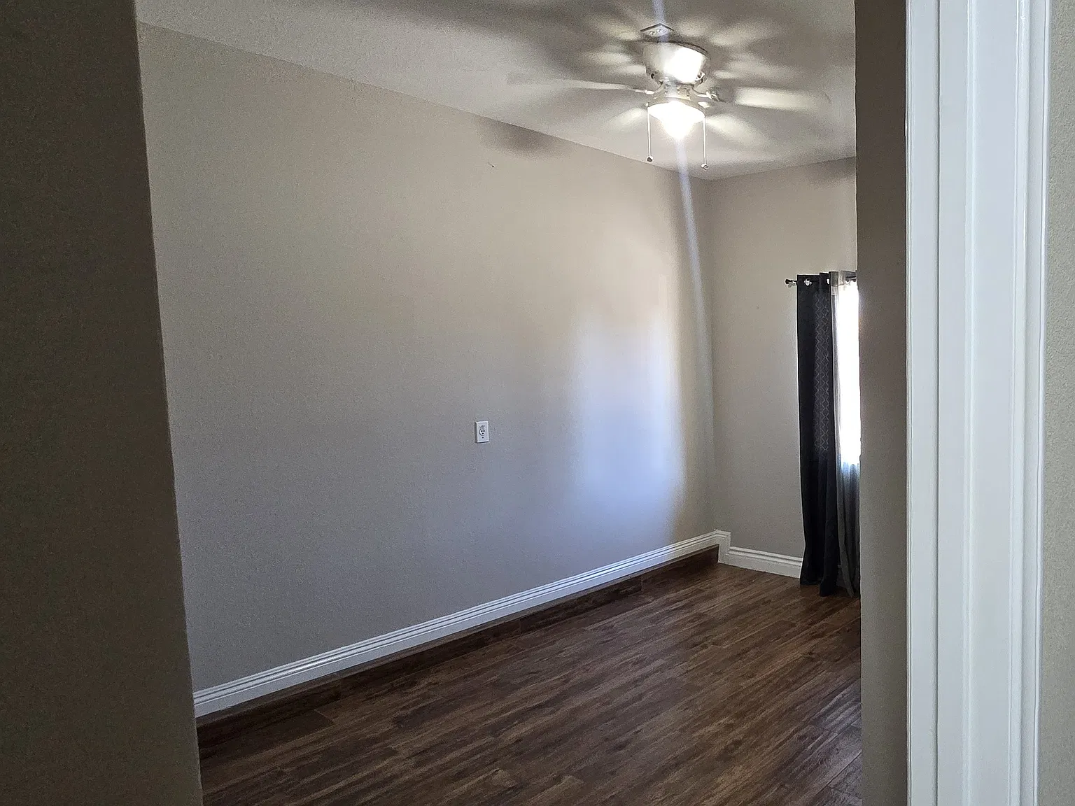 5 bed, 1980 sqft, $2,600 — Photo 3