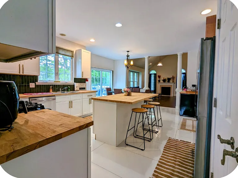 9 Laurel Wood Ct — Photo 4