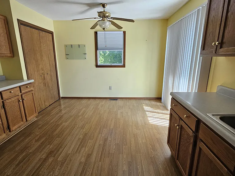 711 N Hemlock St — Photo 11