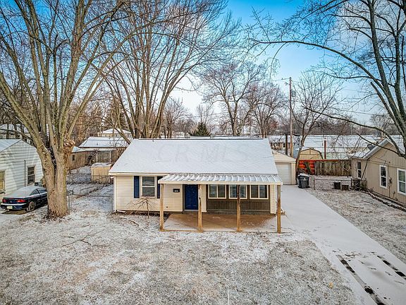 3rd image of 4634 Langley Ave