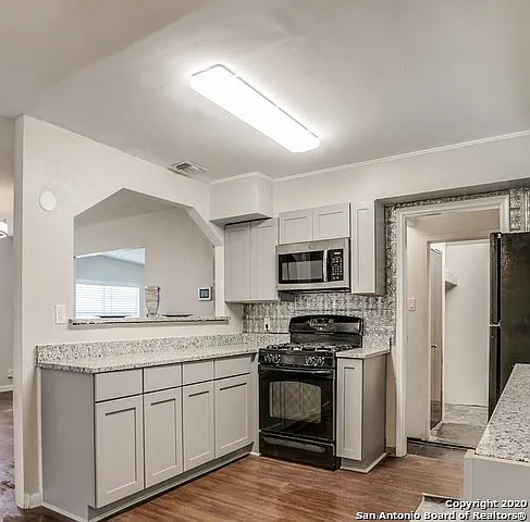 207 Middlebury Dr — Photo 6