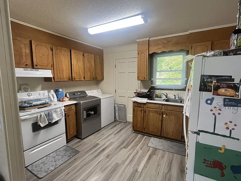 124 Mauldin Rd #2 — Photo 3