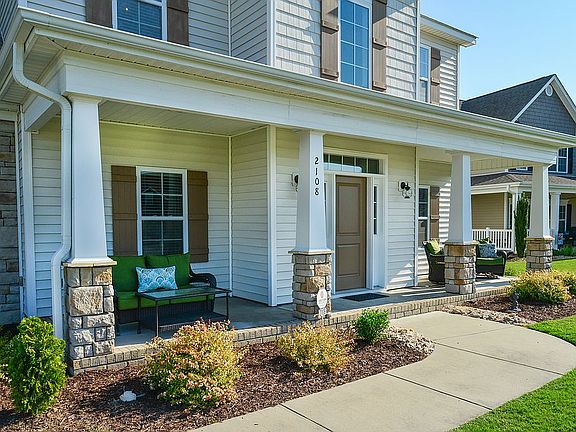 5th image of 2108 Windchime Ct