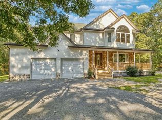 398 Eastport Manor Rd, Manorville, NY 11949
