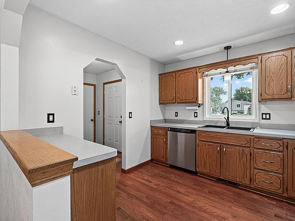 4th image of 2315 138th Ln NW