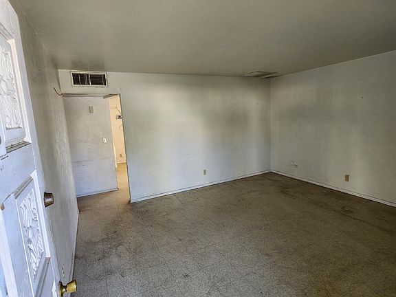 3rd image of 2929 W SWEETWATER Avenue
