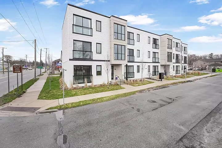 1 bed, 650 sqft, $1,800 — Photo 2