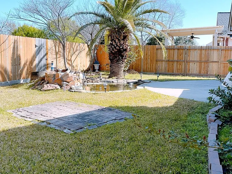 2910 Sandleigh Dr — Photo 23
